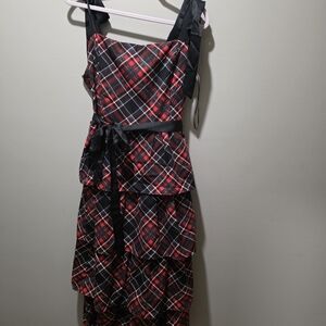 Francesca's Collections Black and Red Plaid Midi Dress